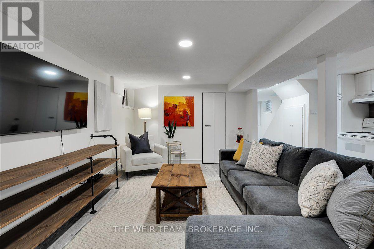 25 Oak Park Avenue, Toronto, ON