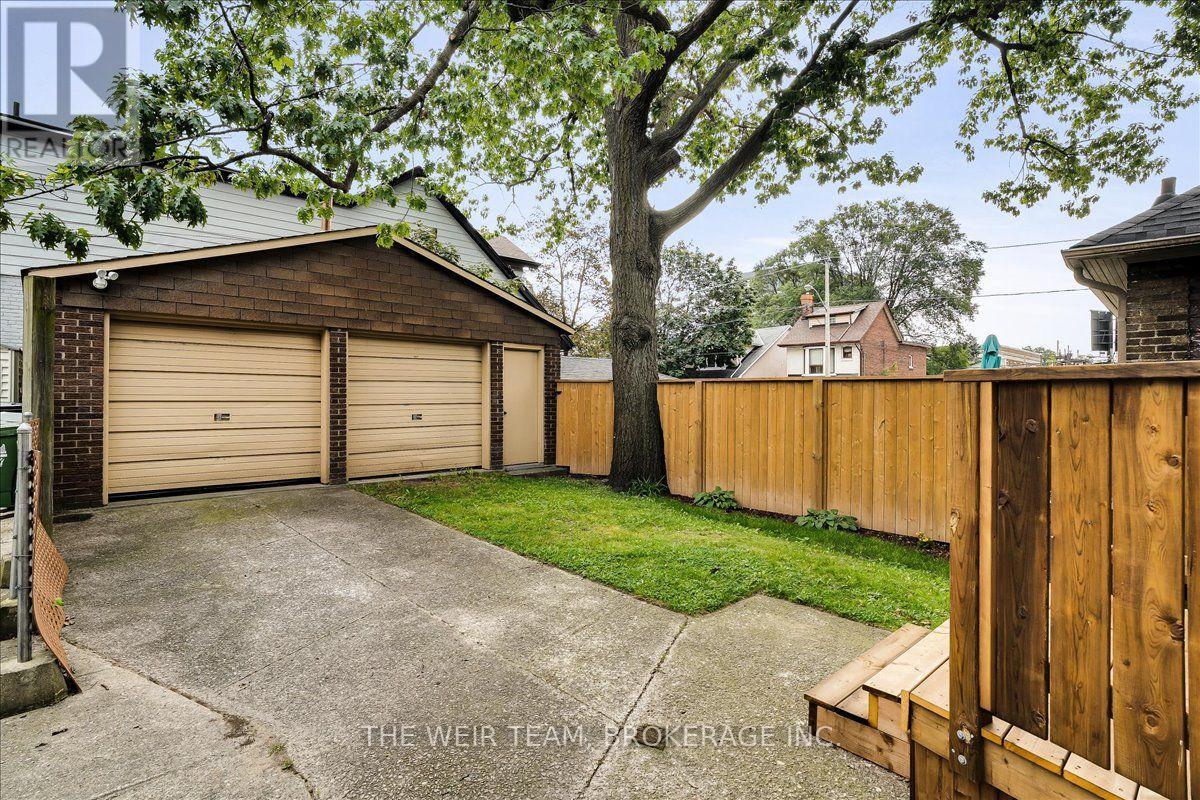25 Oak Park Avenue, Toronto, ON