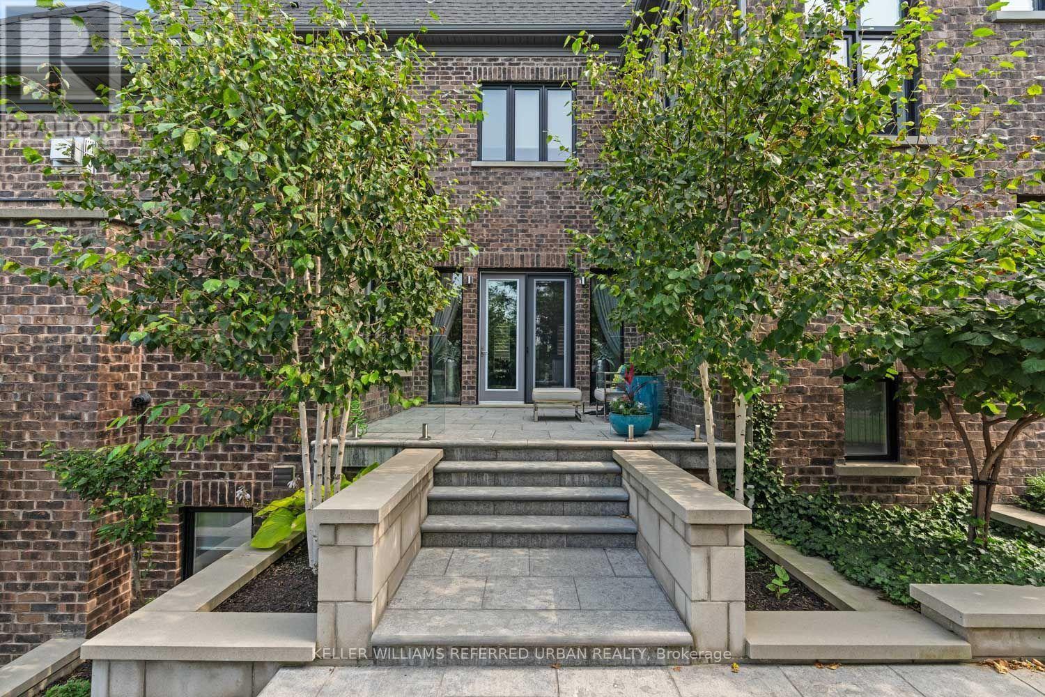 61 Ria Court, King, ON