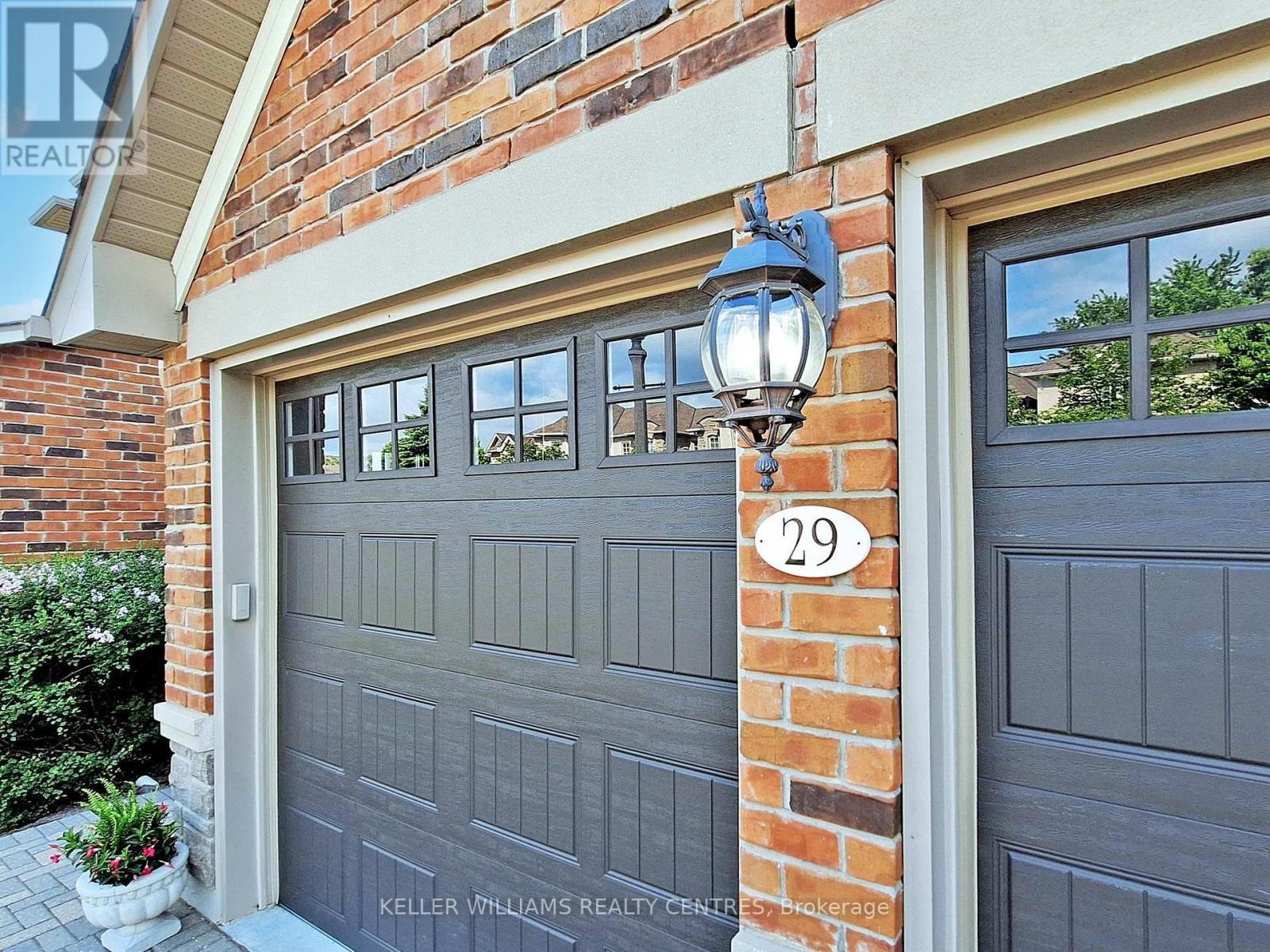 29 Tucker Court, Aurora, ON