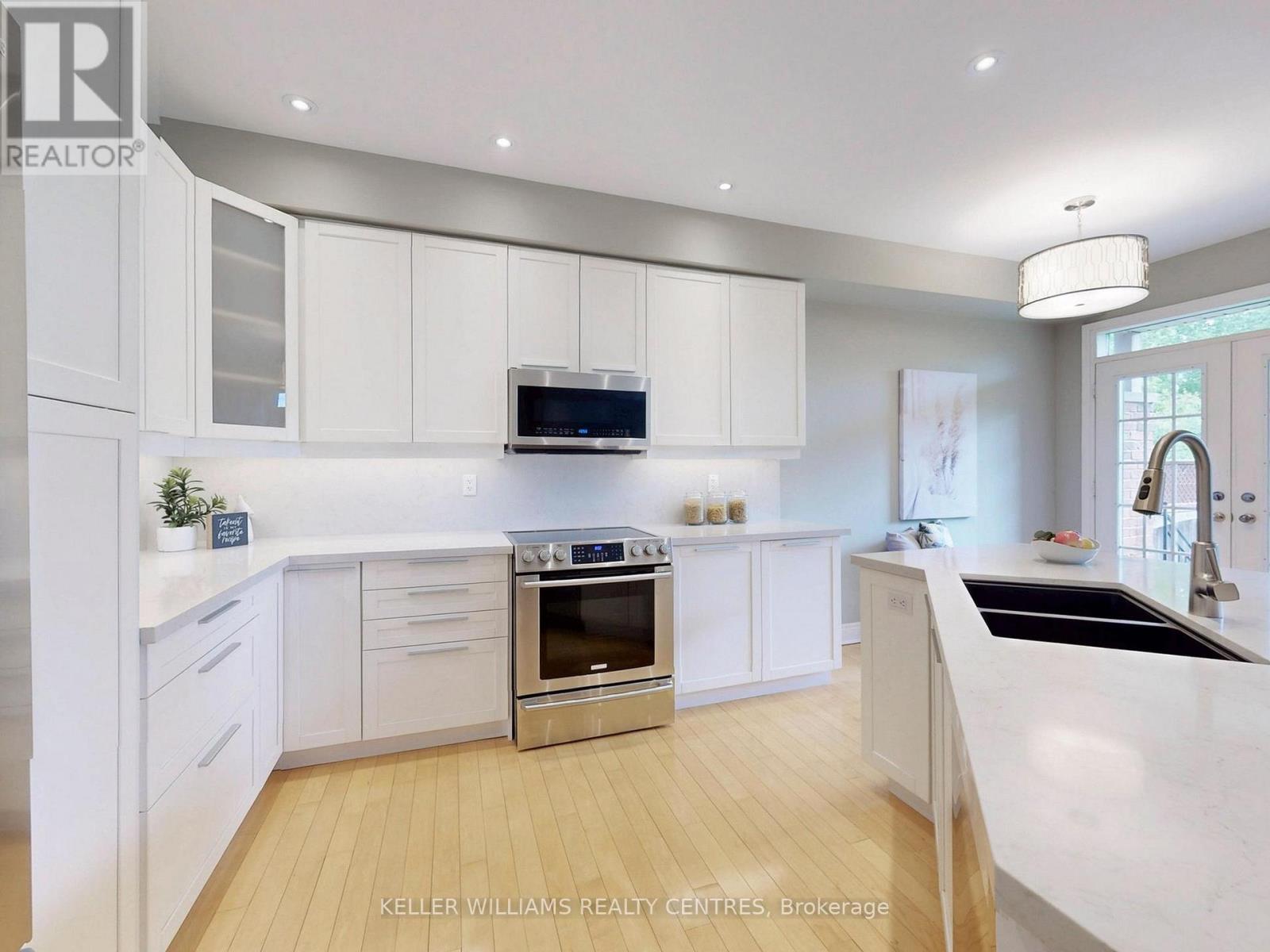 29 Tucker Court, Aurora, ON