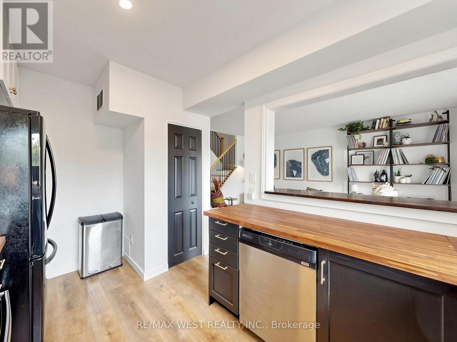 6 - 2027 Bluefields Drive, Burlington, ON