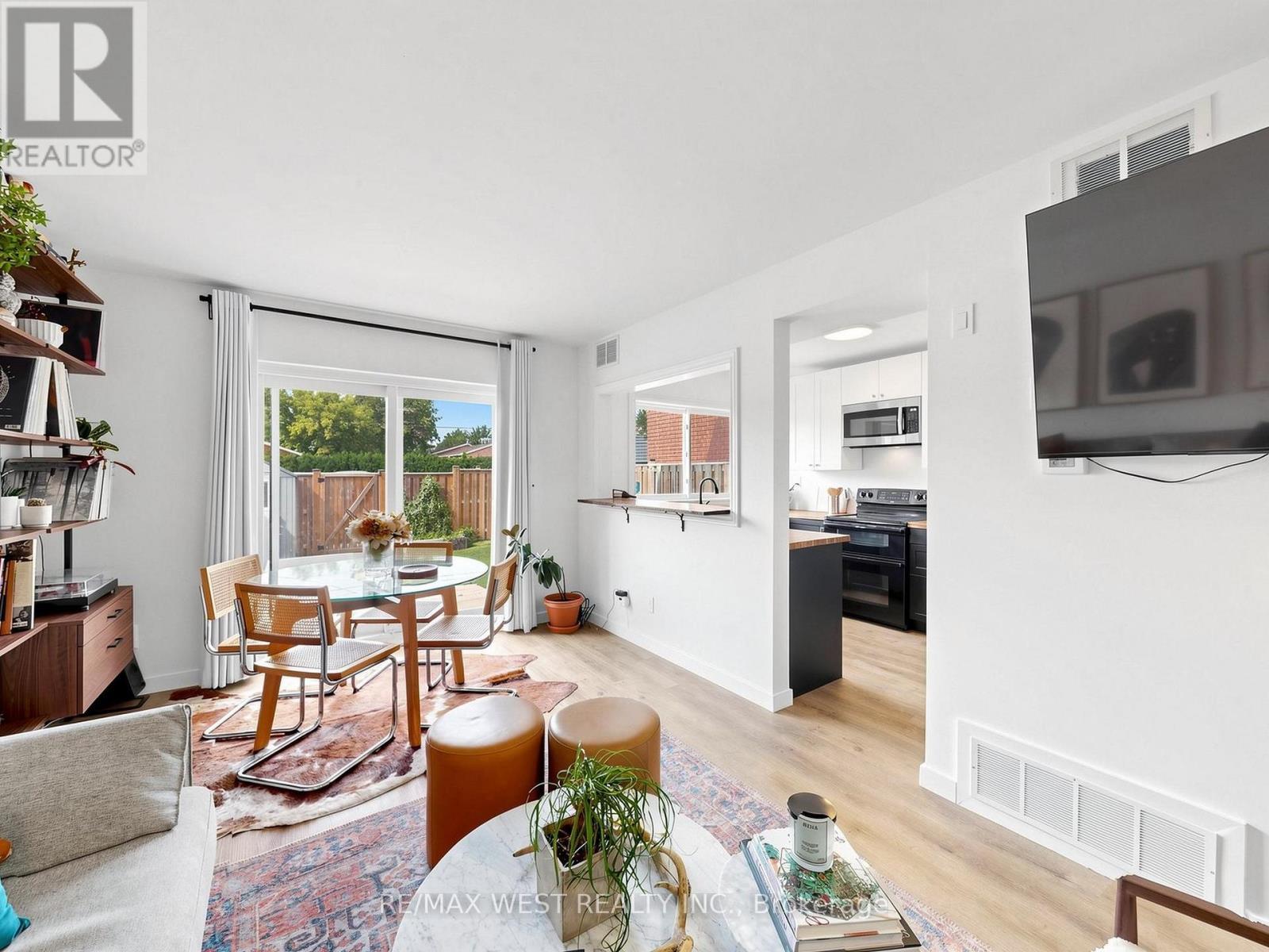 6 - 2027 Bluefields Drive, Burlington, ON