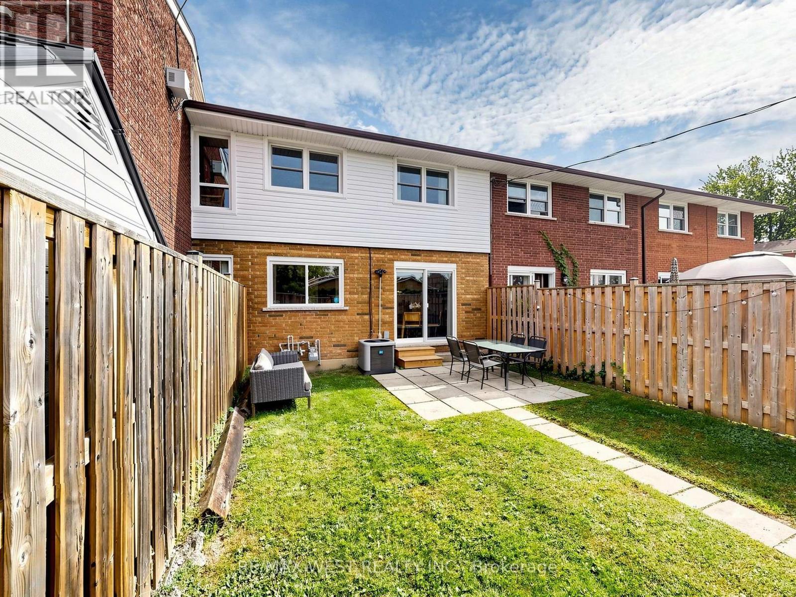 6 - 2027 Bluefields Drive, Burlington, ON