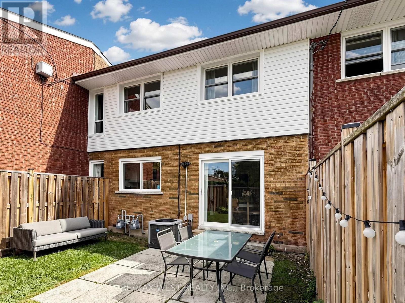 6 - 2027 Bluefields Drive, Burlington, ON