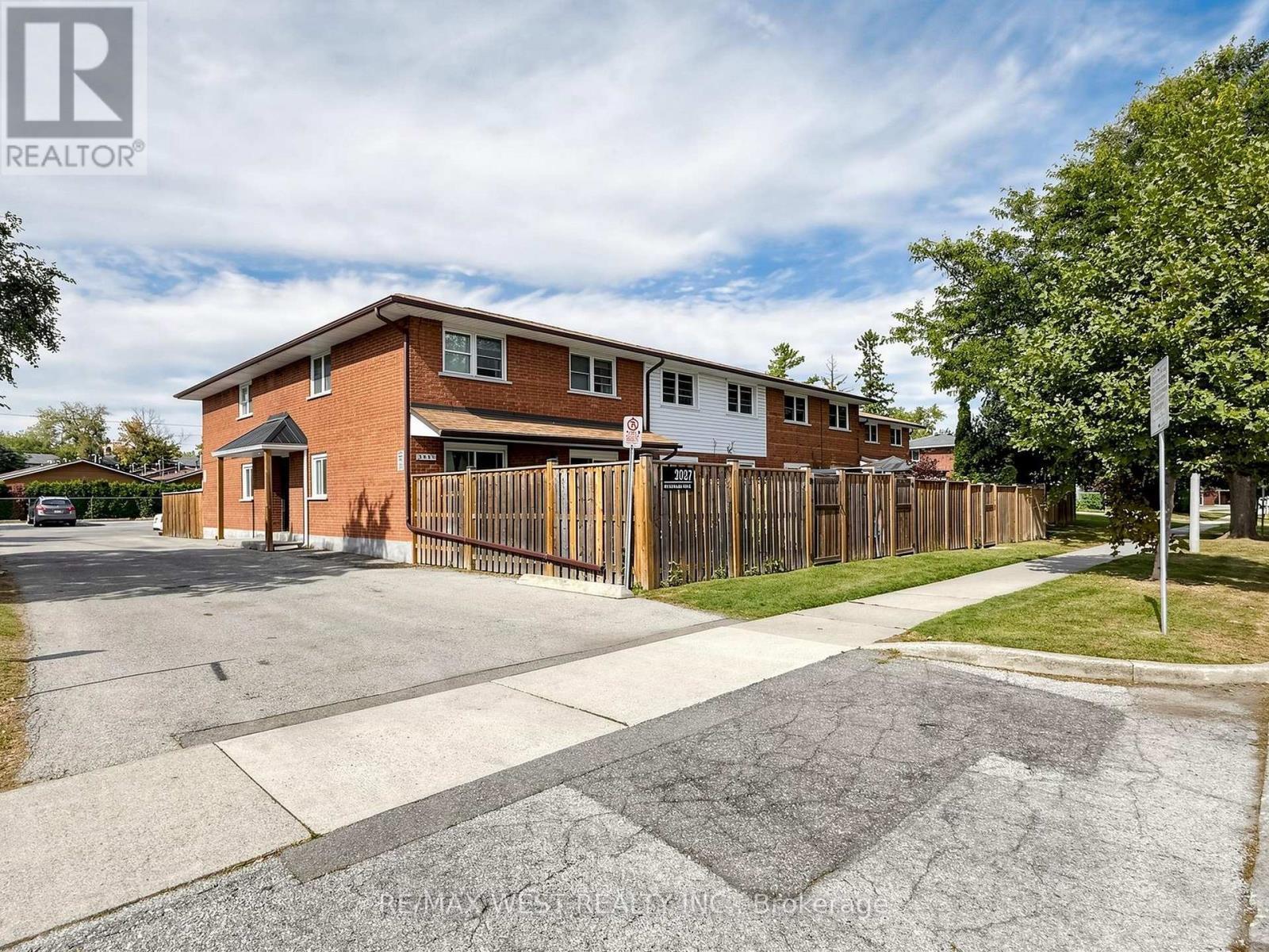6 - 2027 Bluefields Drive, Burlington, ON