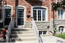 94 JIM BAIRD MEWS Toronto, ON M3L 0C4