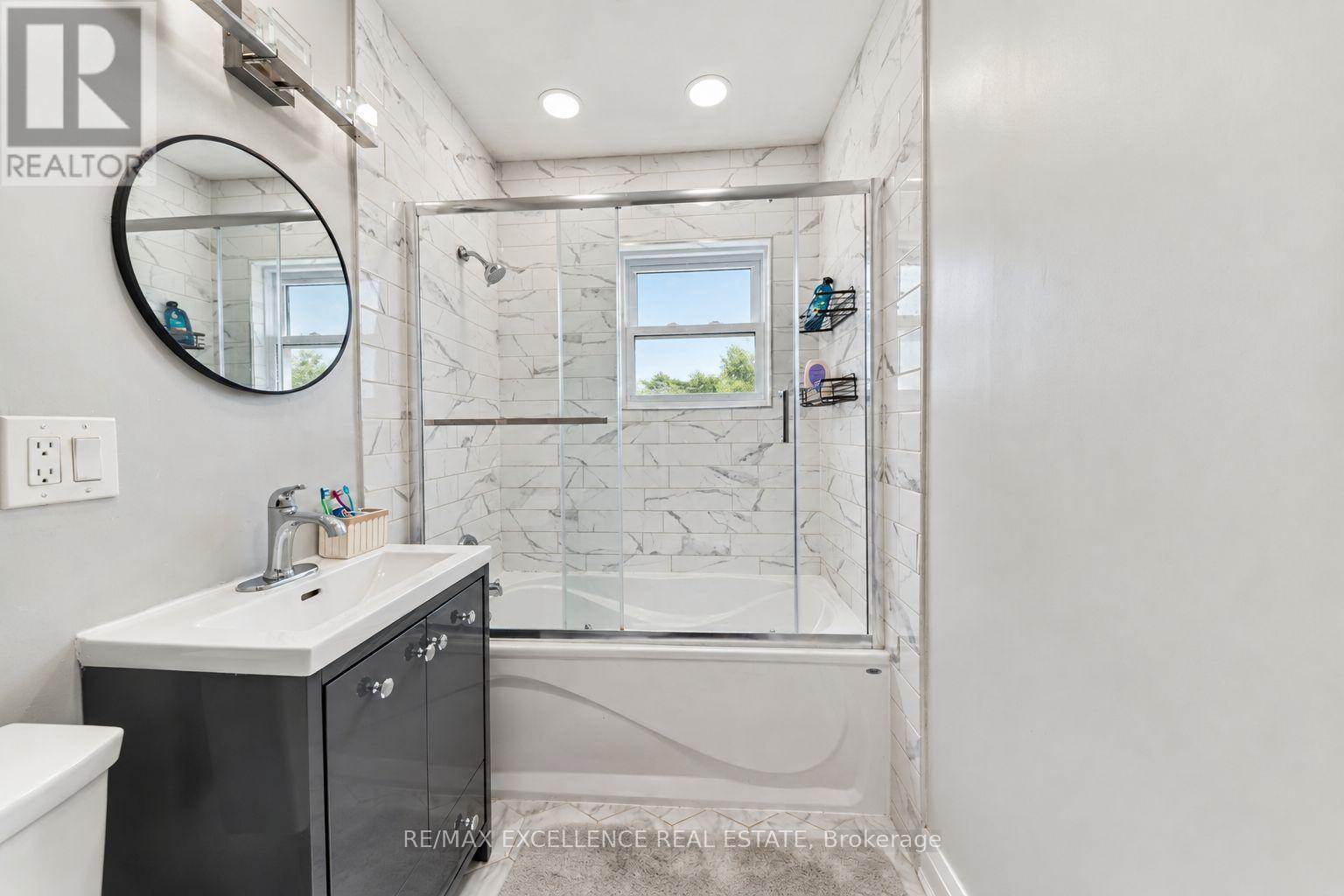 49 Barrhead Crescent, Toronto, ON