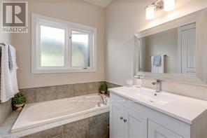 480 Hamilton Drive, Hamilton, ON