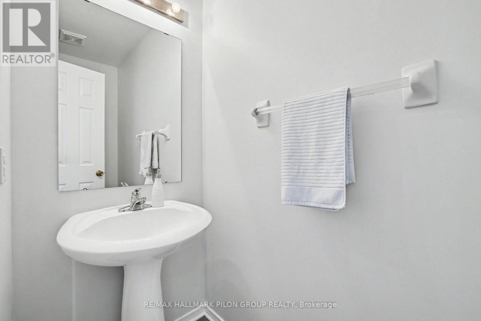 1395 Kitchener Avenue, Ottawa, ON