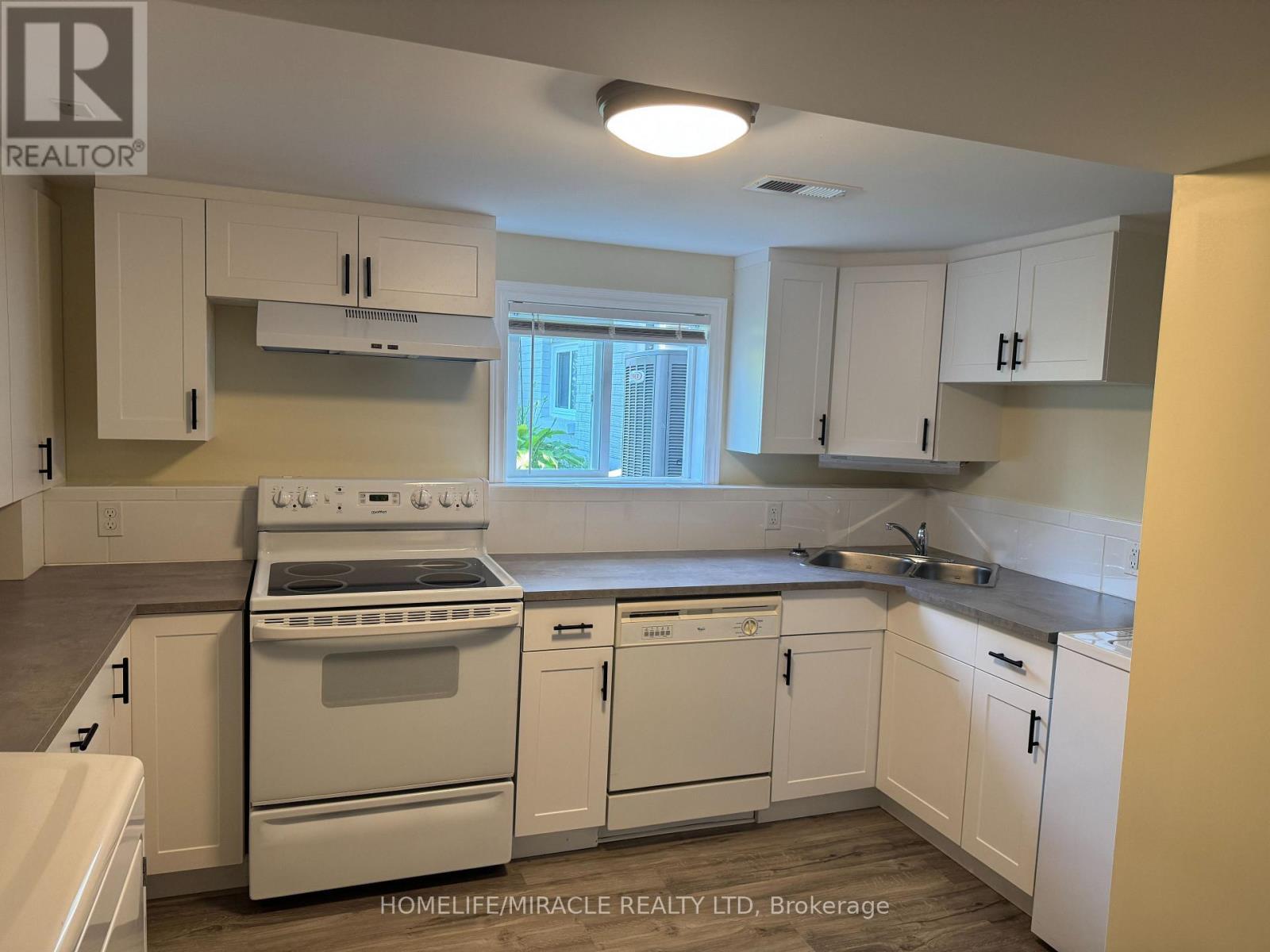 40 St Charles Street, Belleville, ON