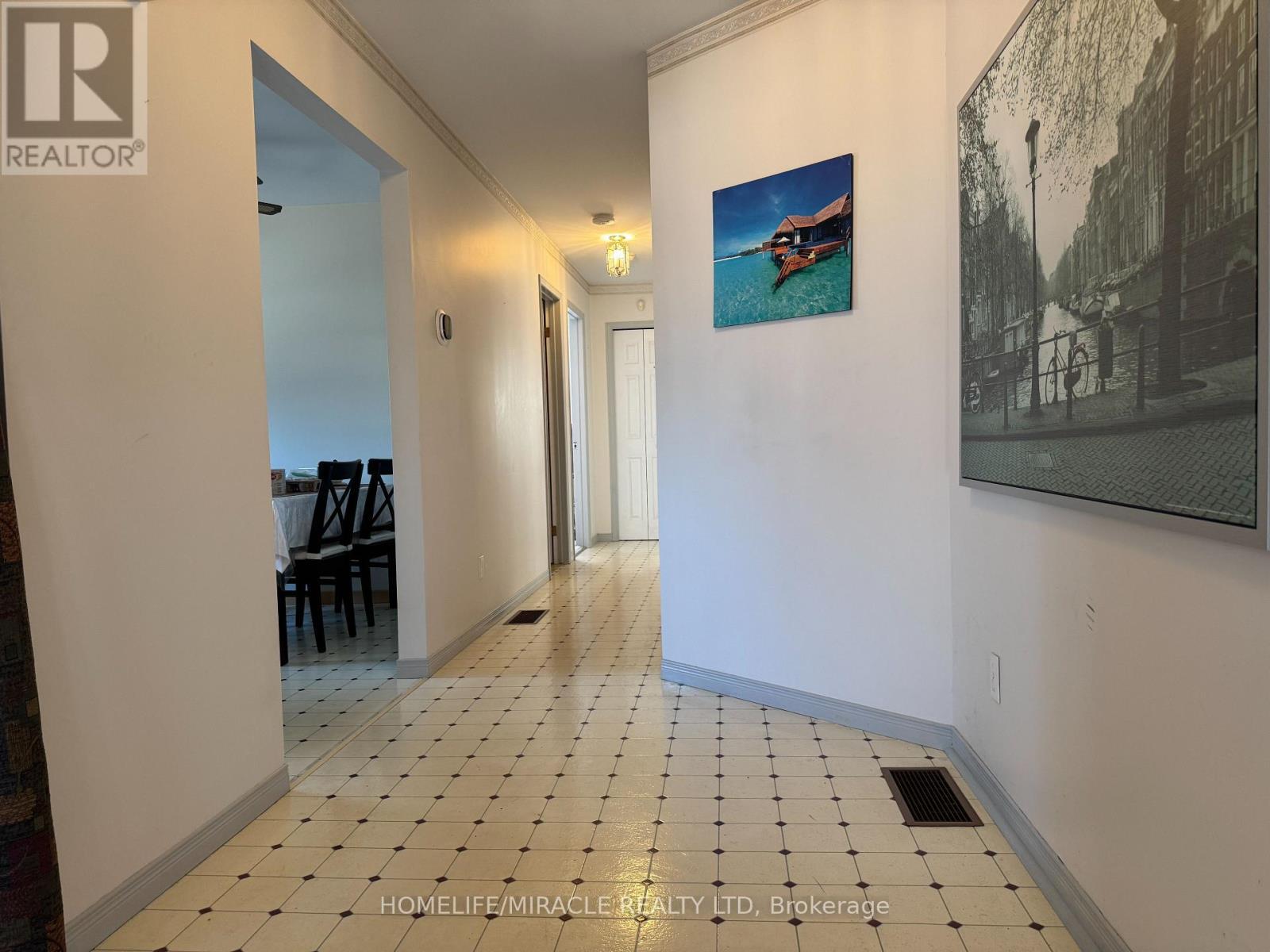 40 St Charles Street, Belleville, ON