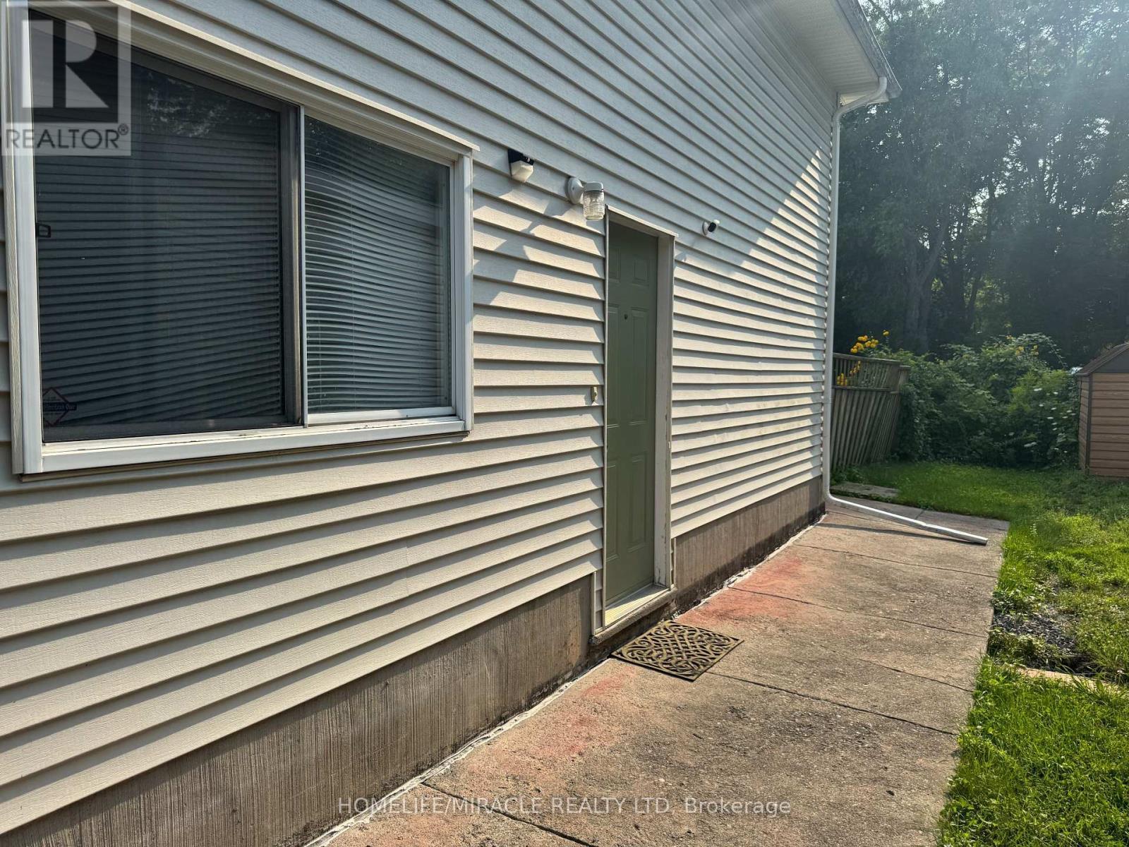 40 St Charles Street, Belleville, ON