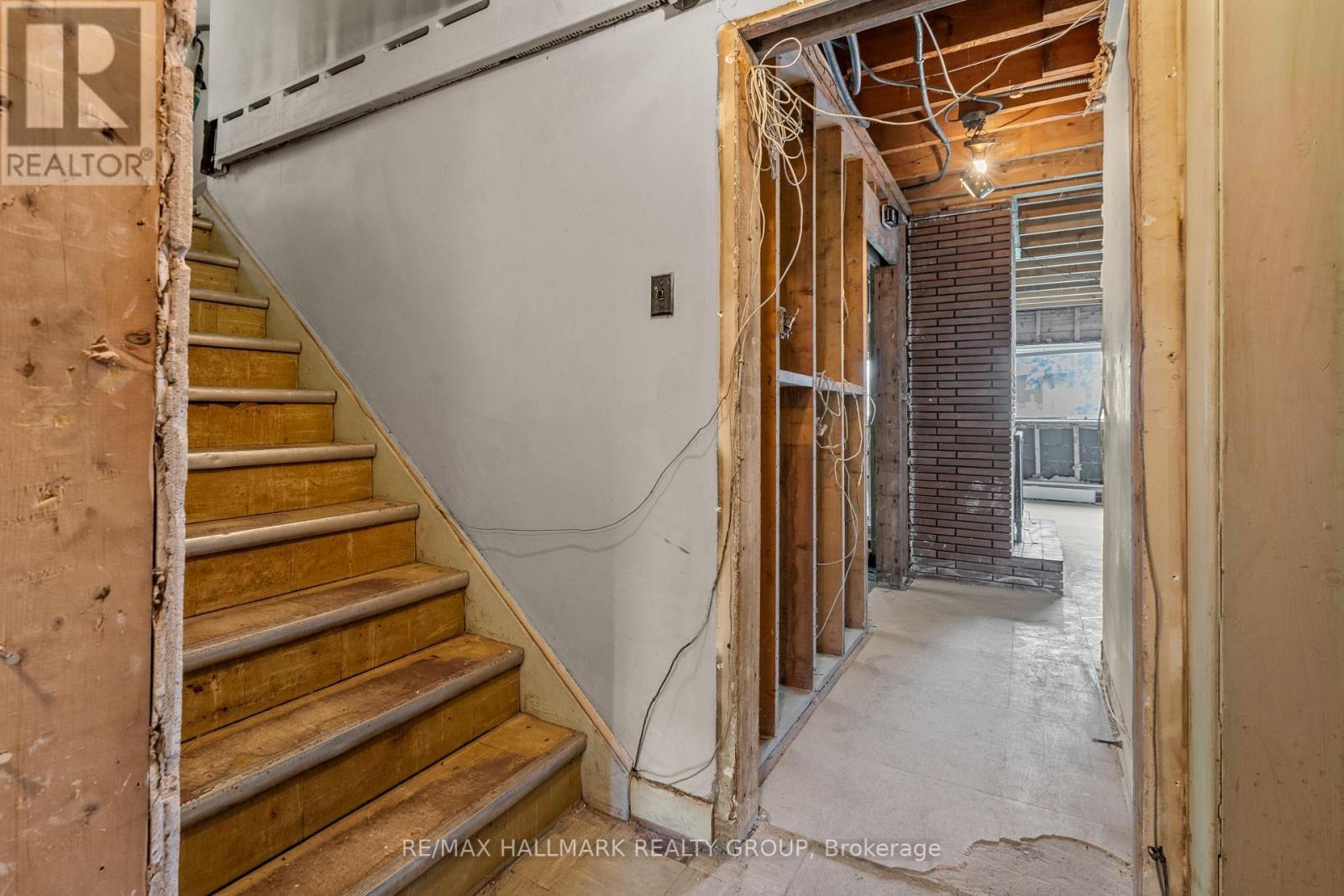 492 Vernon Avenue, Ottawa, ON