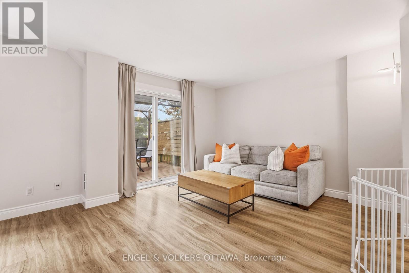 38 Compata Way, Ottawa, ON
