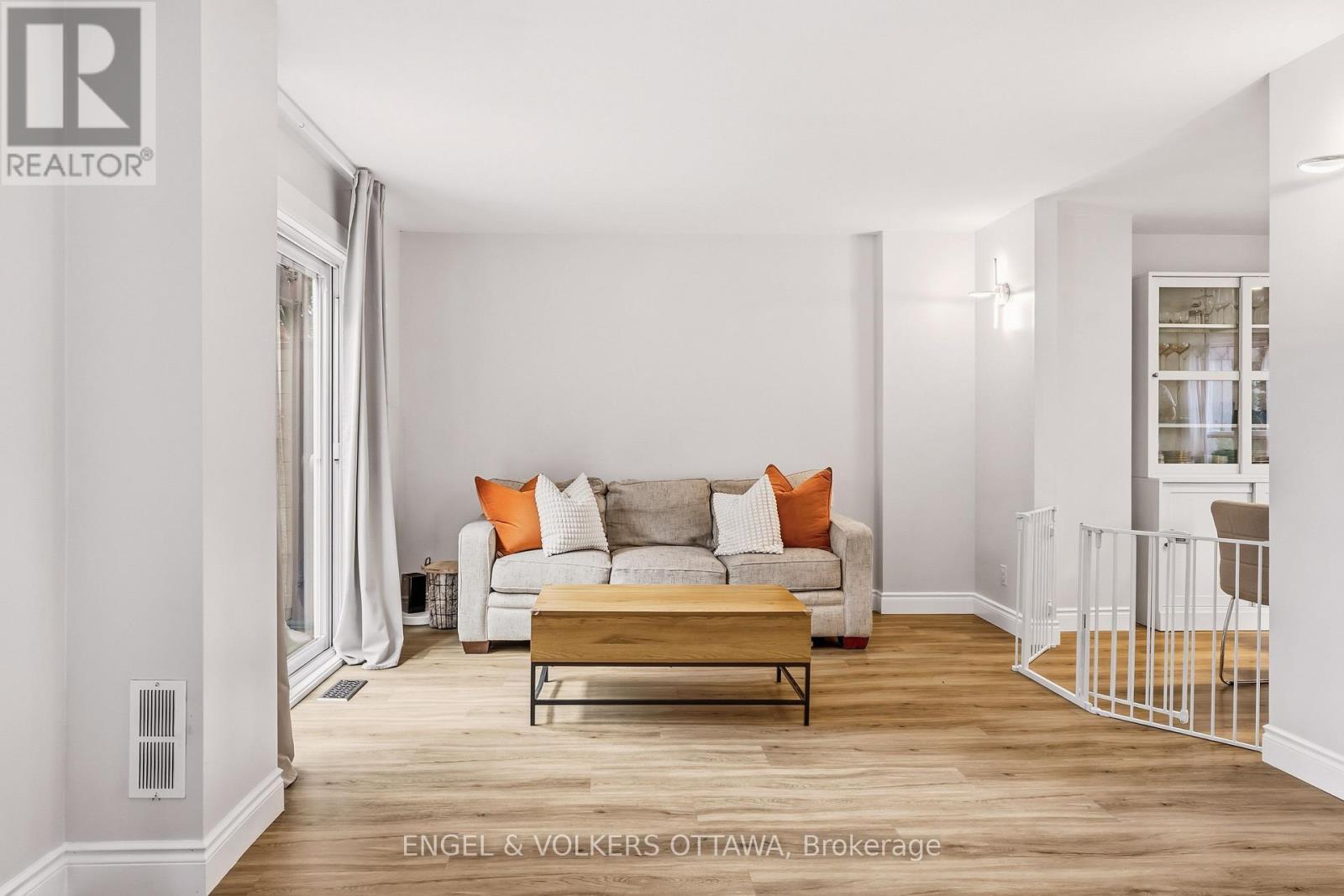 38 Compata Way, Ottawa, ON