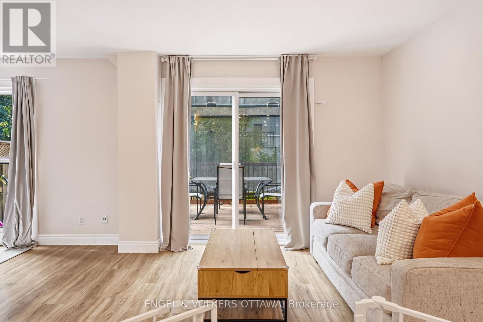 38 Compata Way, Ottawa, ON