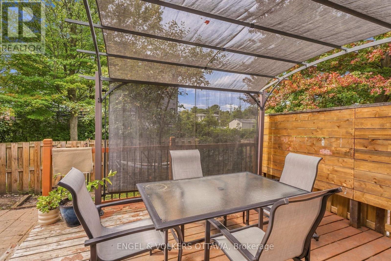 38 Compata Way, Ottawa, ON