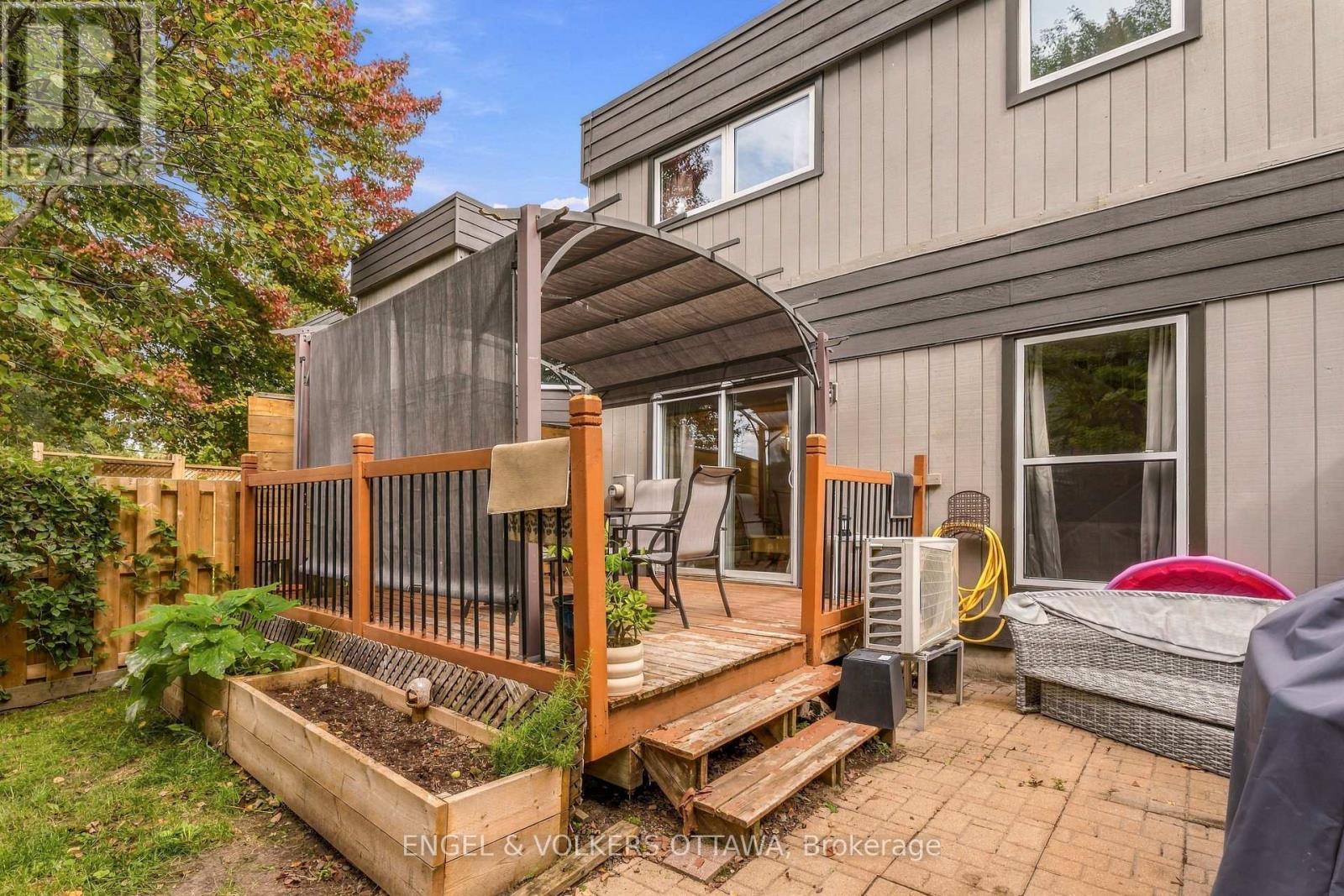 38 Compata Way, Ottawa, ON