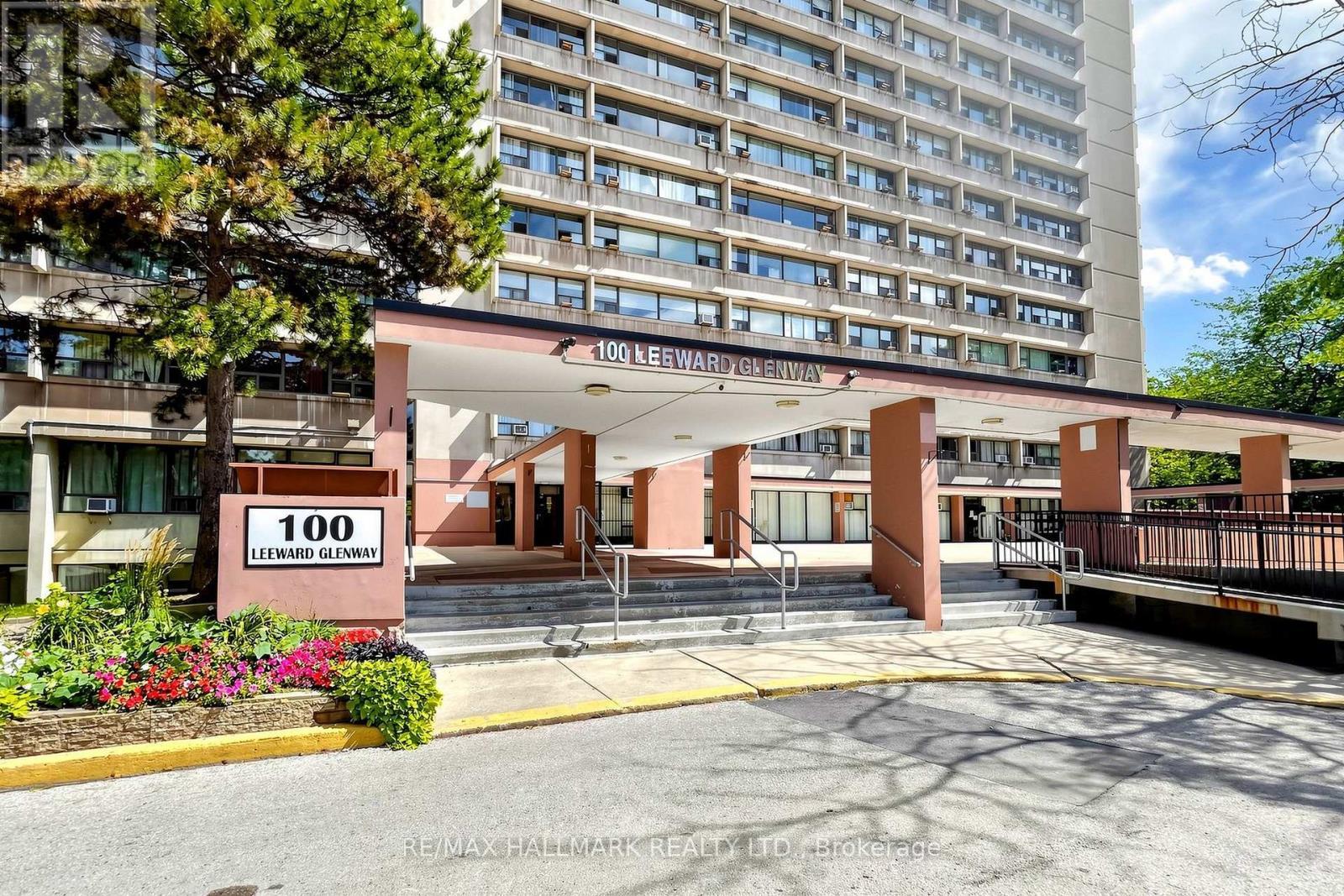 1512 - 100 Leeward Glenway, Toronto, ON