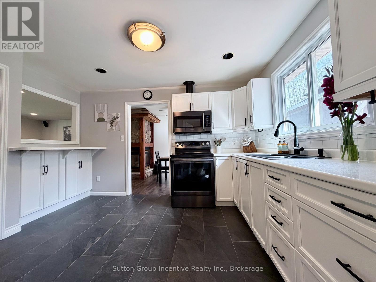 9 George Street, Severn (Coldwater), ON