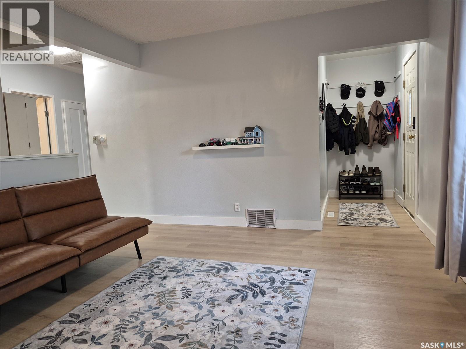 390 6Th Avenue Nw, Swift Current, SK