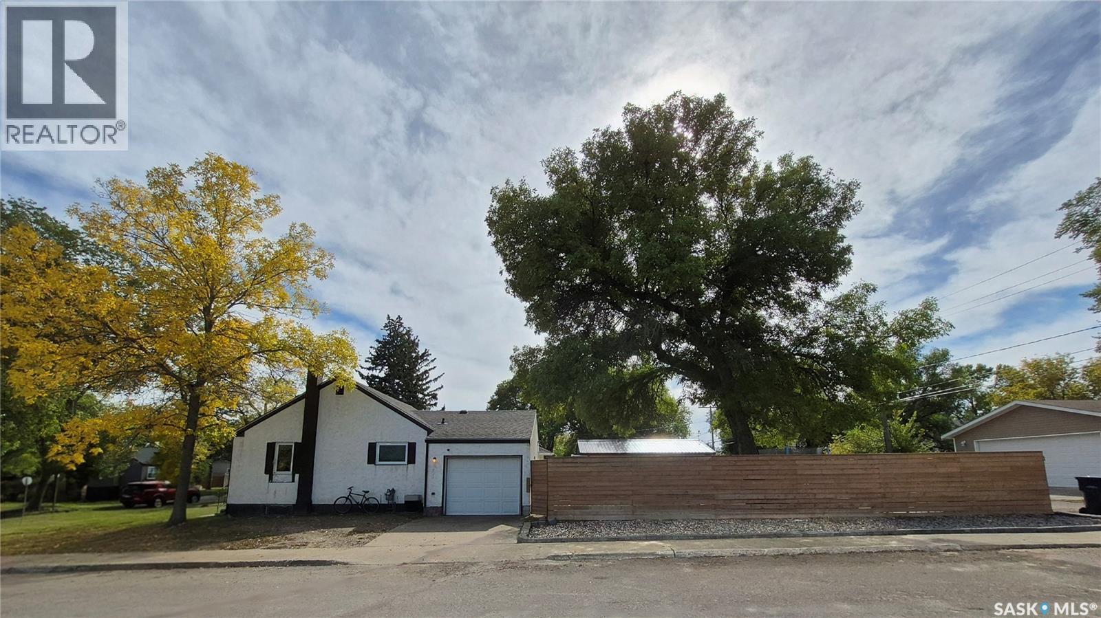 390 6Th Avenue Nw, Swift Current, SK