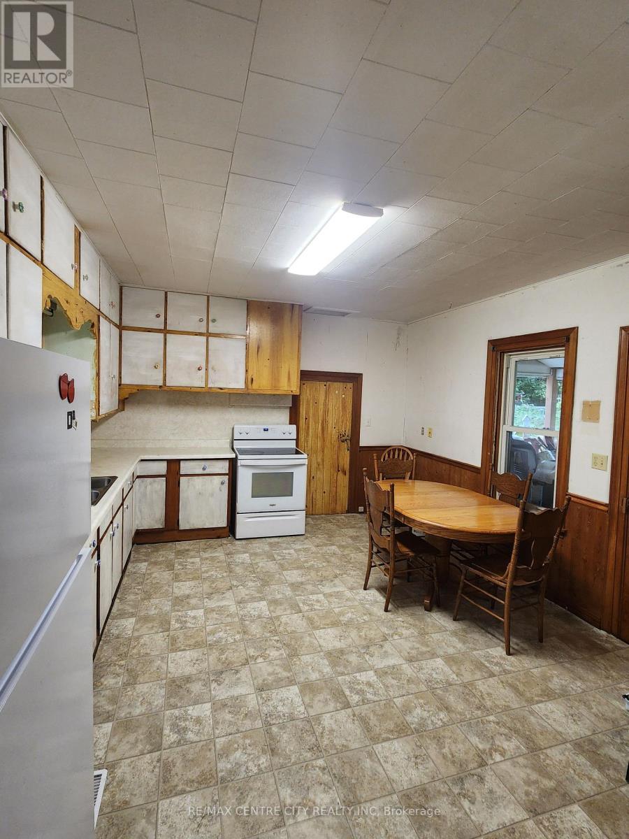 244 Elm Street W, Chatham-Kent (Bothwell), ON