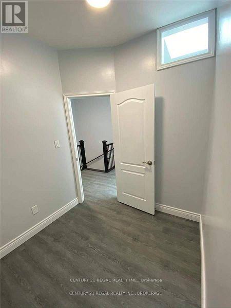 246 Spadina Avenue, Toronto, ON