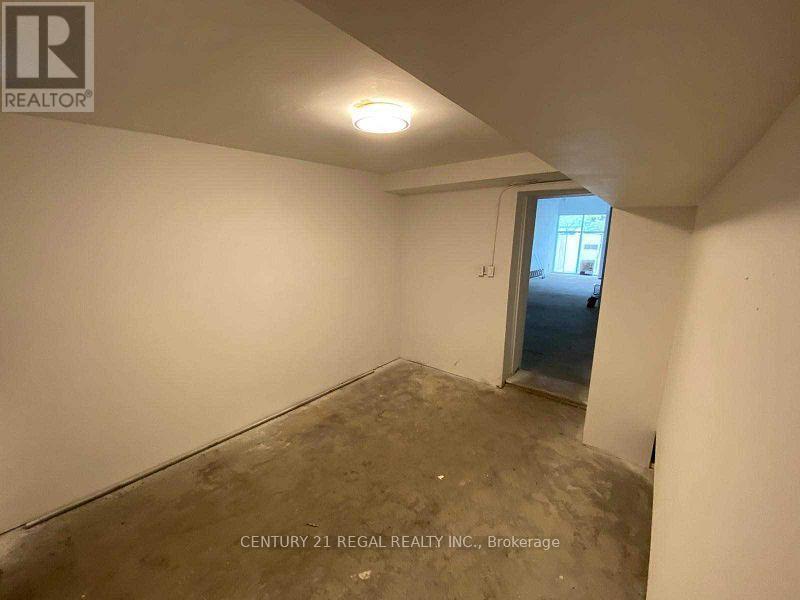 246 Spadina Avenue, Toronto, ON