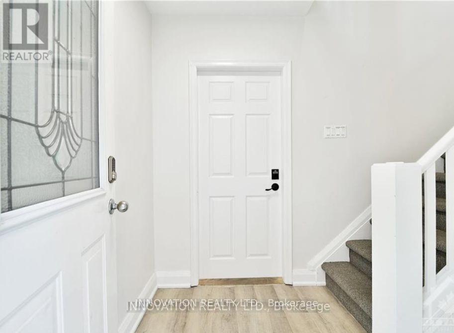 Apt 1 - family/dinning room - 391 Greenwood Avenue, Ottawa, ON