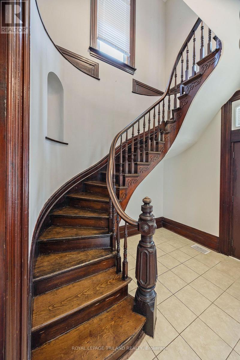 44 Elgin Street, St. Thomas, ON