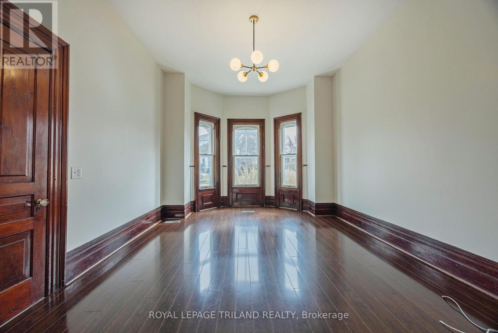 44 Elgin Street, St. Thomas, ON