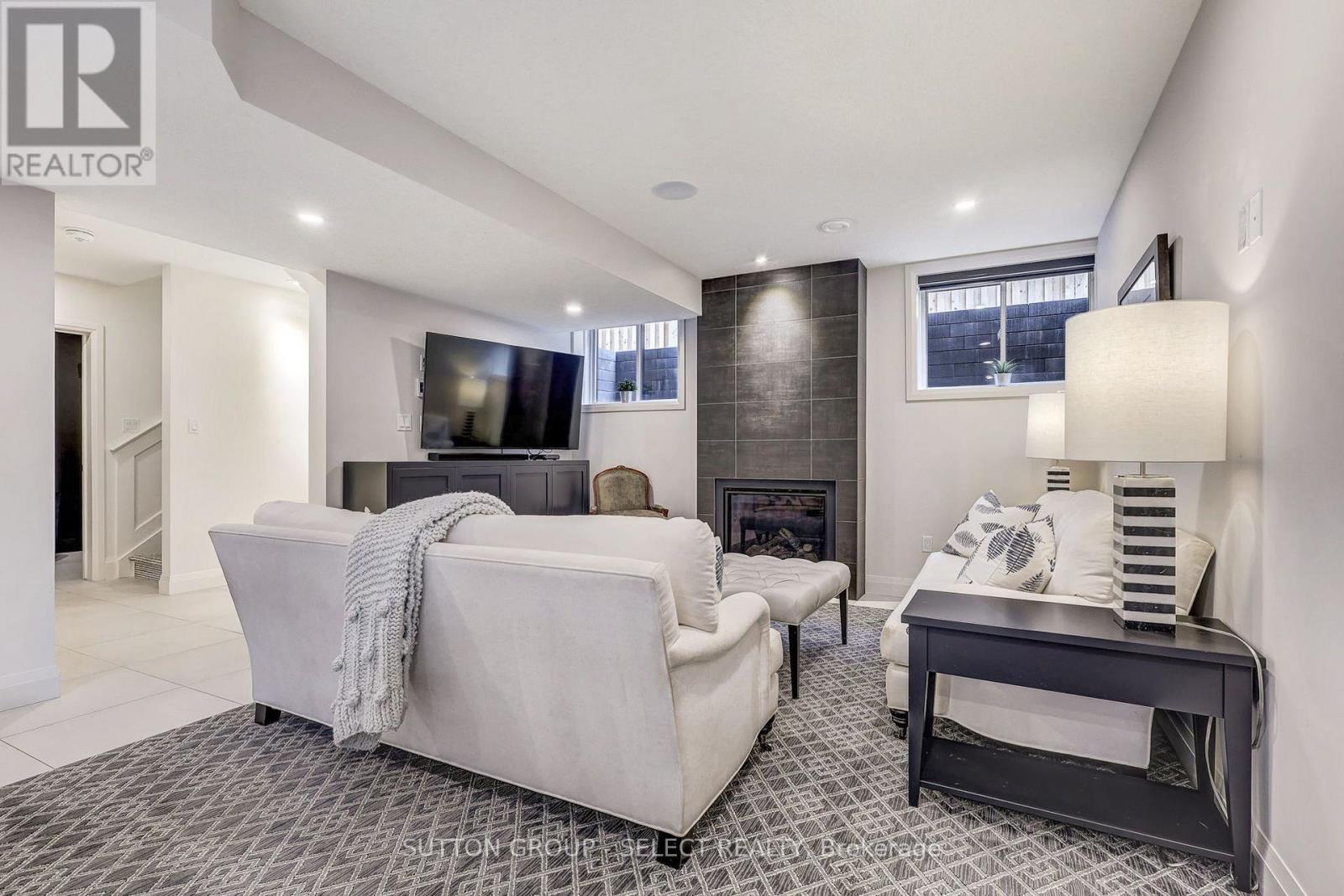 239 Foxborough Place, Thames Centre (Thorndale), ON