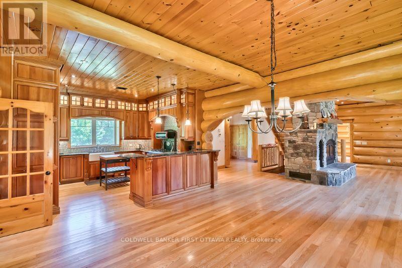 Open easy-flow floor plan - 2467 Darling Road, Lanark Highlands, ON