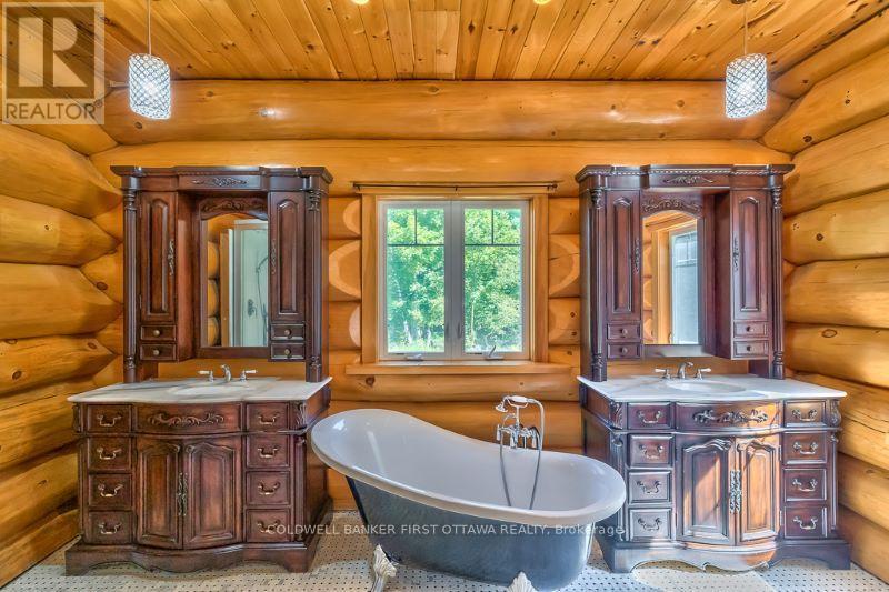 Luxury spa 5-pce ensuite, marble on teak vanities - 2467 Darling Road, Lanark Highlands, ON