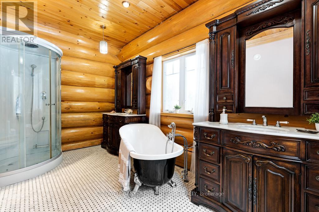Ensuite soaker tub & separate shower; marble floor - 2467 Darling Road, Lanark Highlands, ON