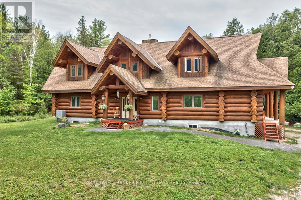 Exotic big light-filled family spaces - 2467 Darling Road, Lanark Highlands, ON