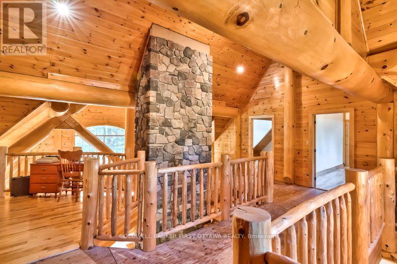 Second floor landing offers flex space - 2467 Darling Road, Lanark Highlands, ON