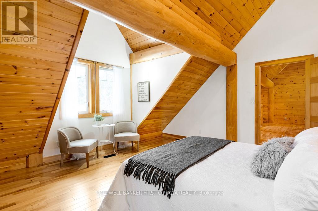 Second floor, home's second bedroom with ensuite - 2467 Darling Road, Lanark Highlands, ON