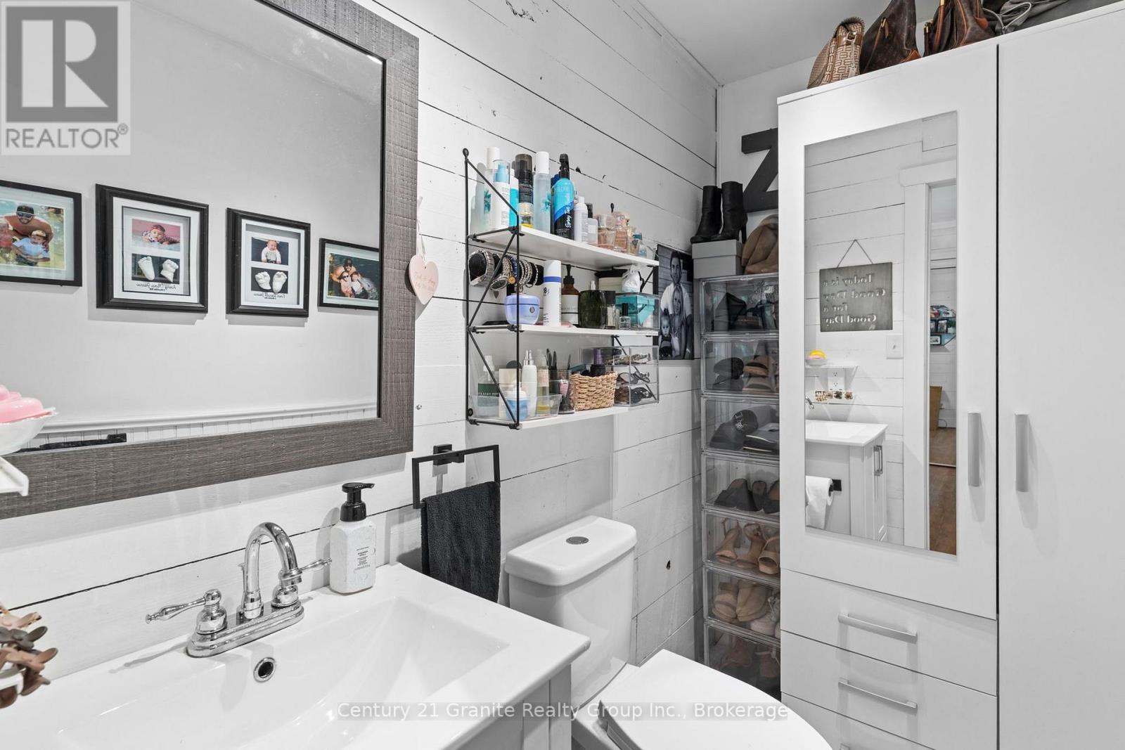 Primary ensuite 2-piece bath - 16408 35 Highway, Algonquin Highlands (Stanhope), ON