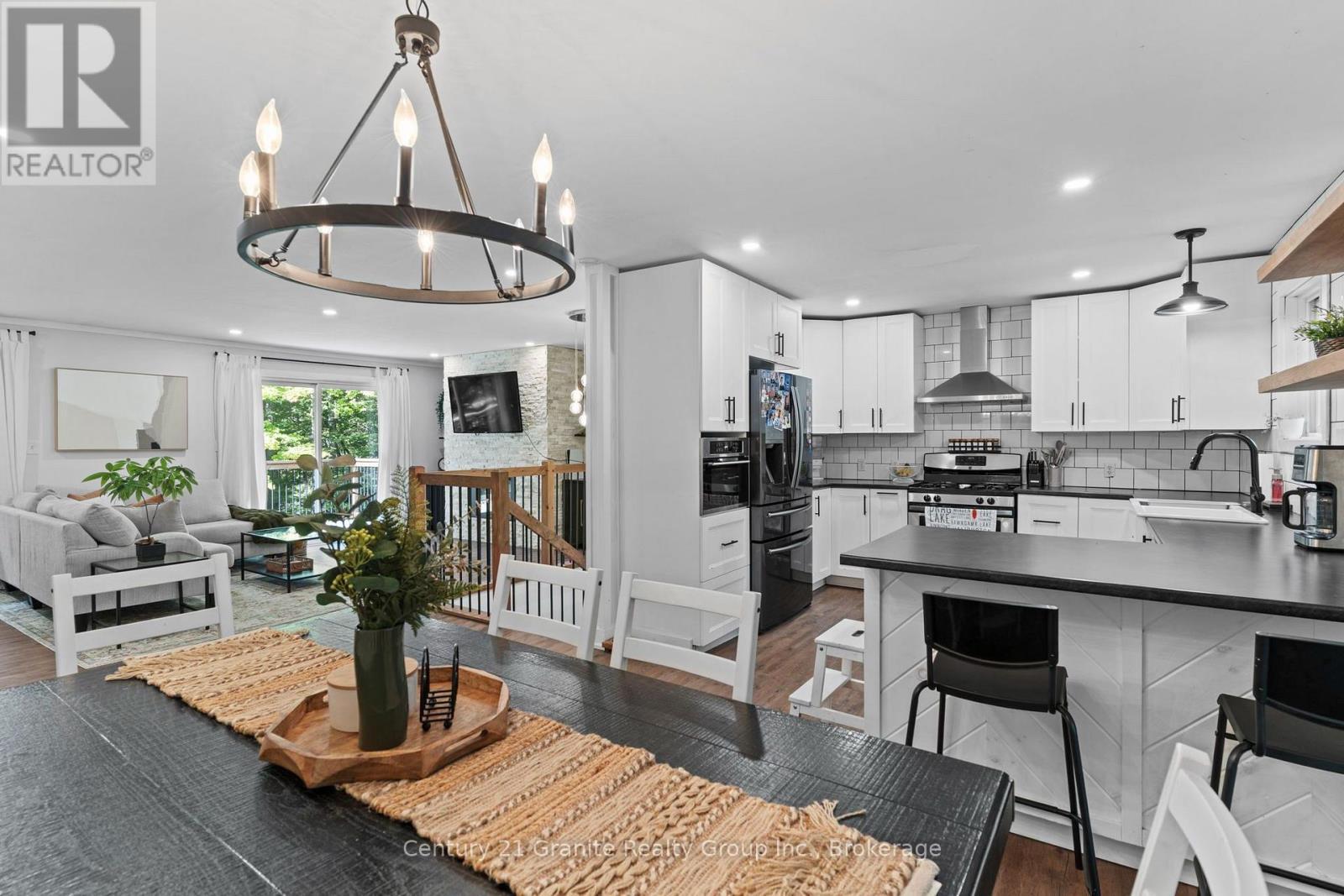 Living/Kitchen/Dining - 16408 35 Highway, Algonquin Highlands (Stanhope), ON