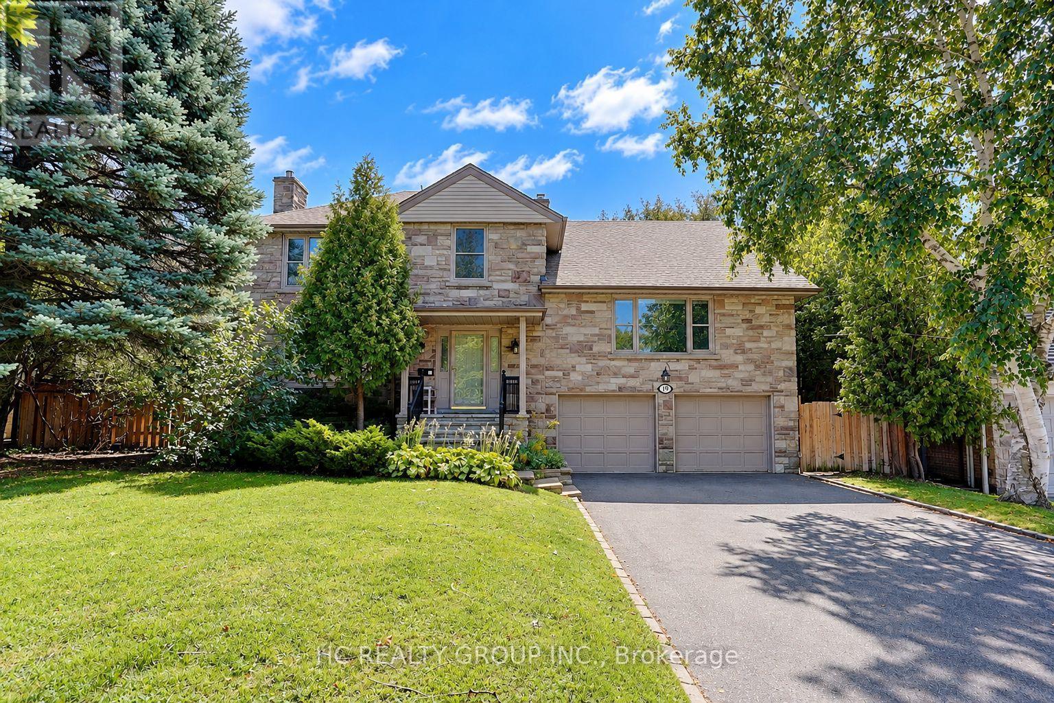 19 Lower Links Road, Toronto, ON