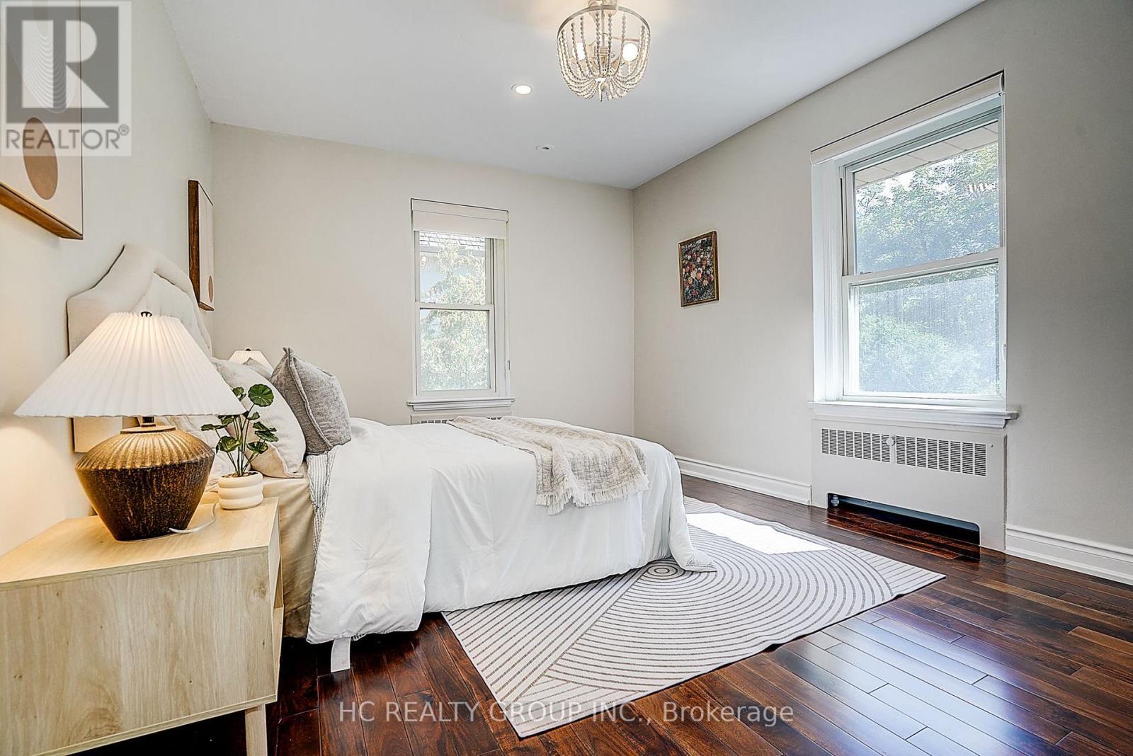 19 Lower Links Road, Toronto, ON