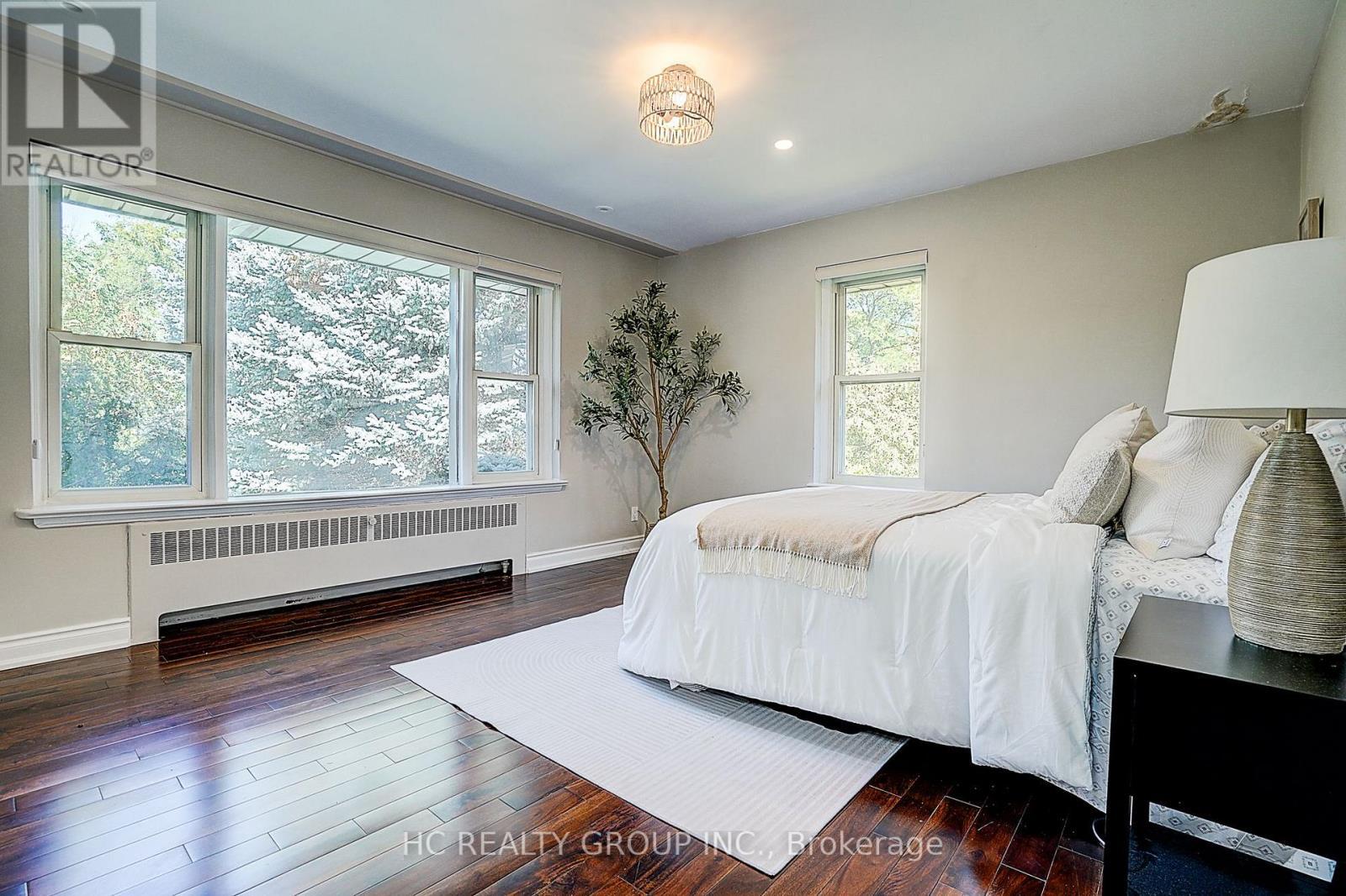 19 Lower Links Road, Toronto, ON