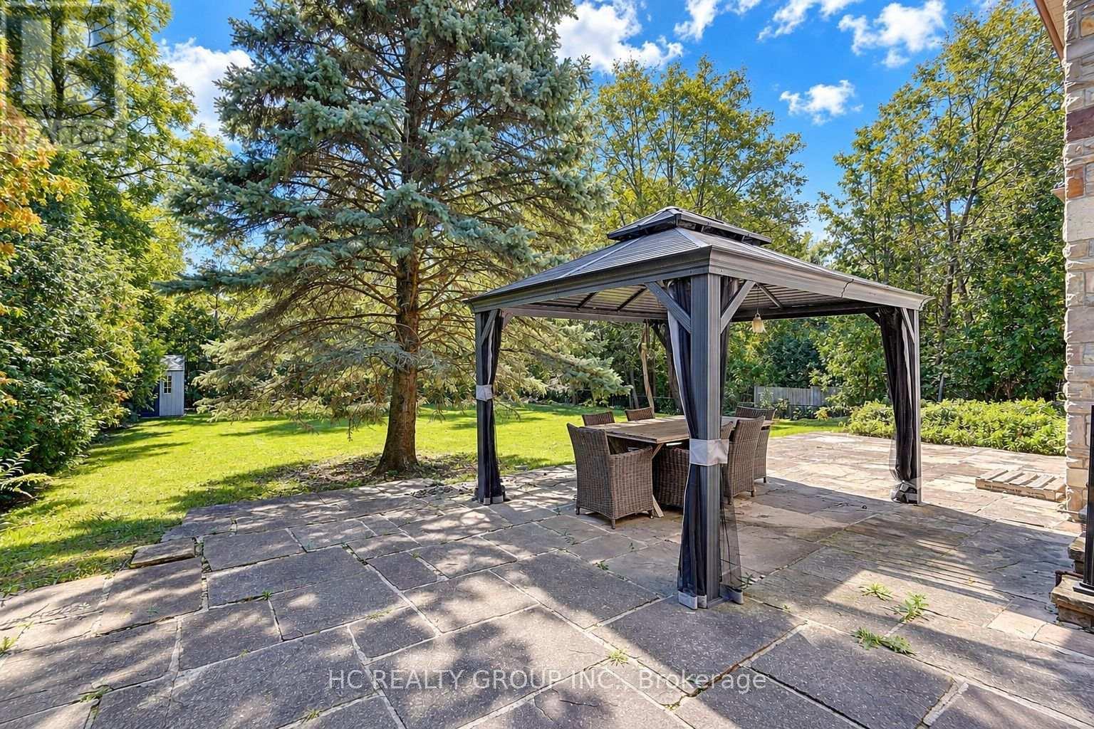 19 Lower Links Road, Toronto, ON