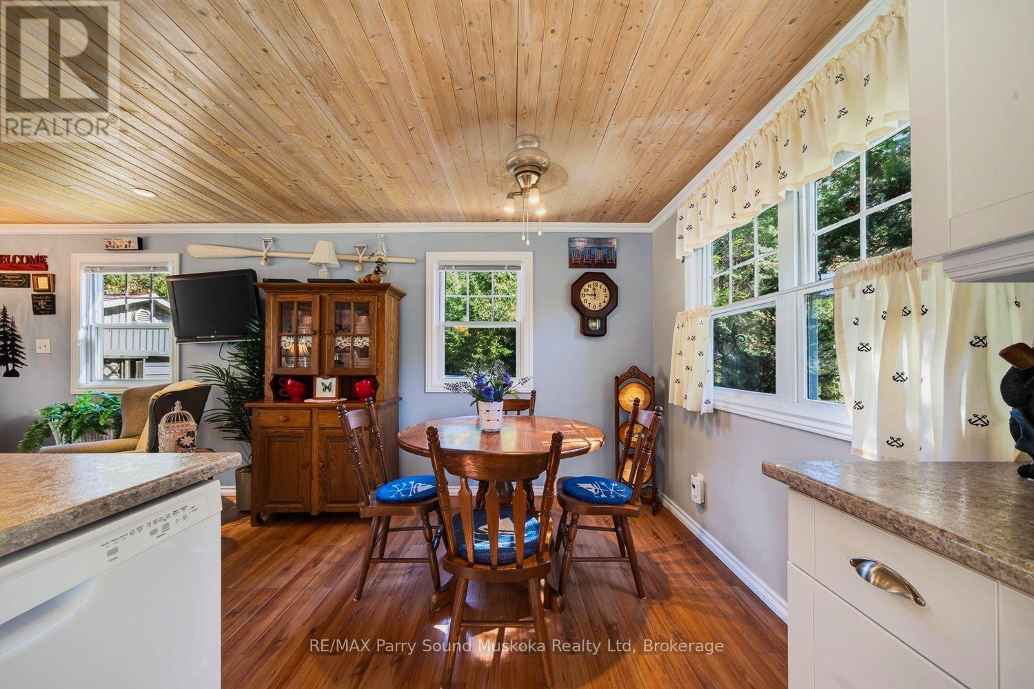 2 Robins Nest Lane, Mckellar, ON