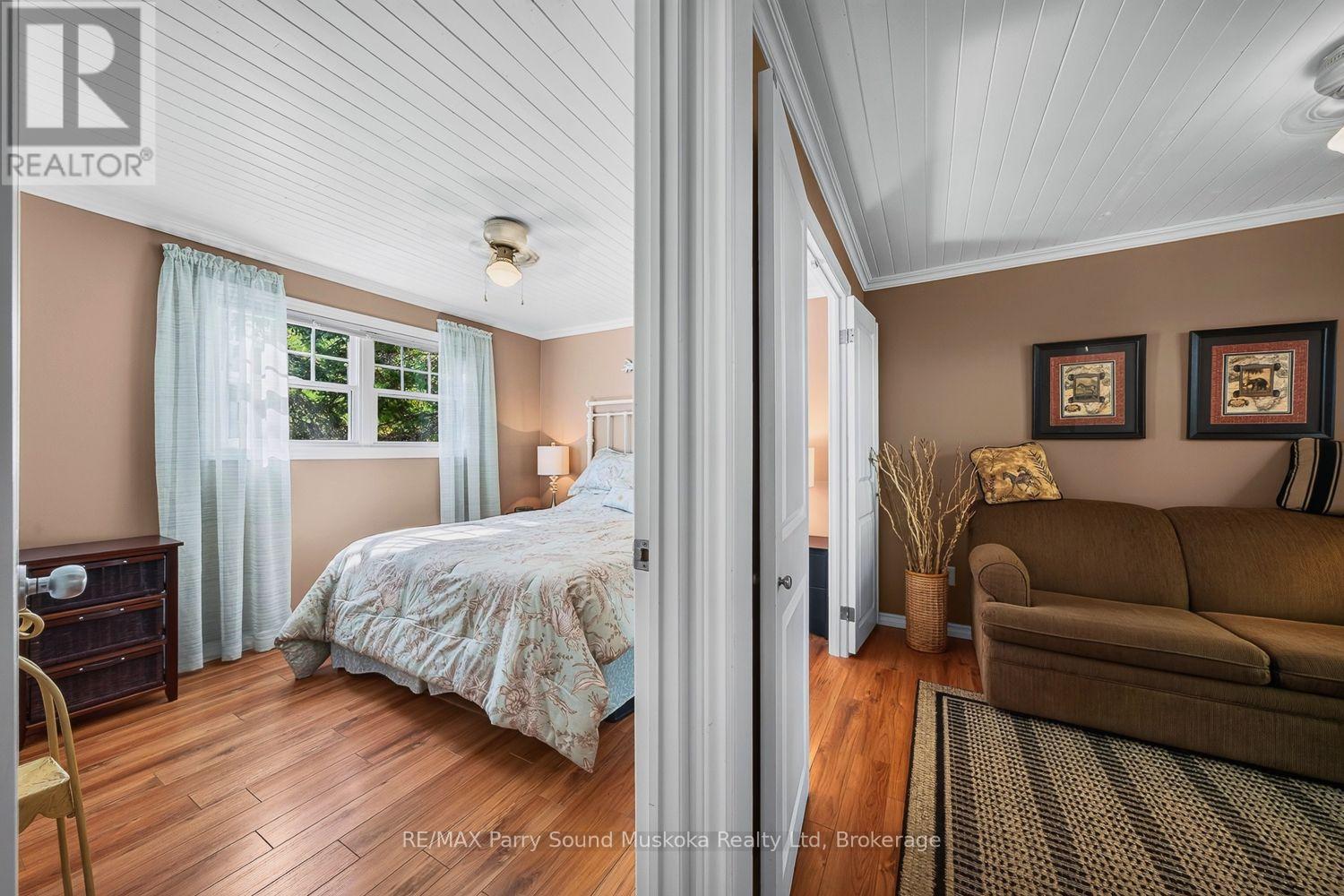 2 Robins Nest Lane, Mckellar, ON