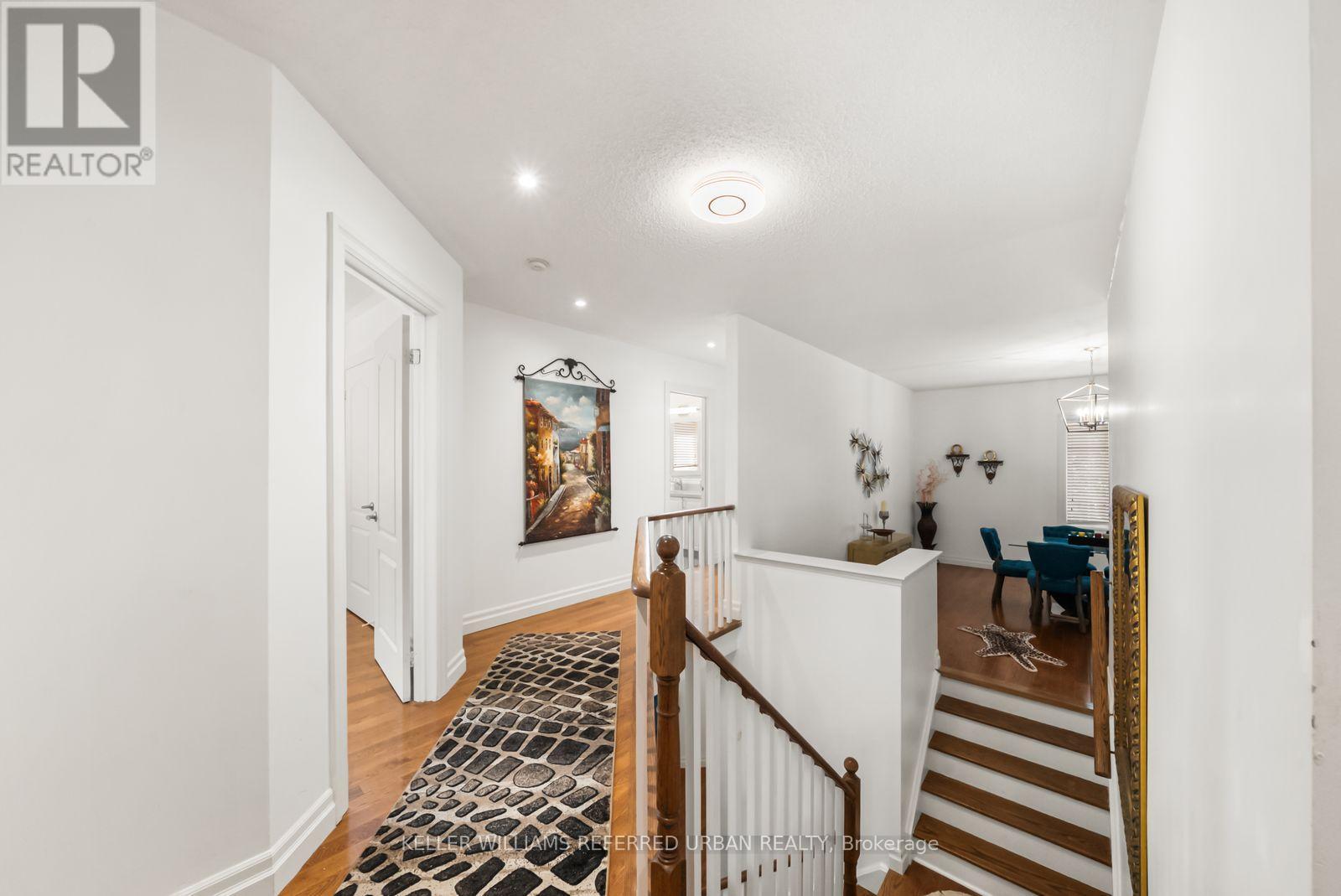 1002 Oaktree Crescent, Newmarket, ON