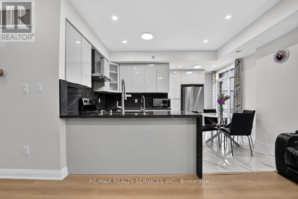 15 - 180 Howden Boulevard, Brampton, ON